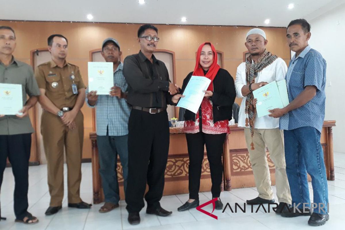 Dwi Ria minta evaluasi status hutan di karimun