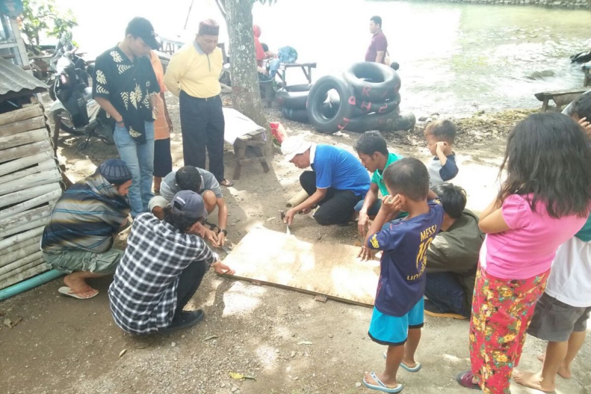 Pengabdian masyarakat dosen STKIP PGRI Sumatera Barat, penyuluhan madu berkualitas