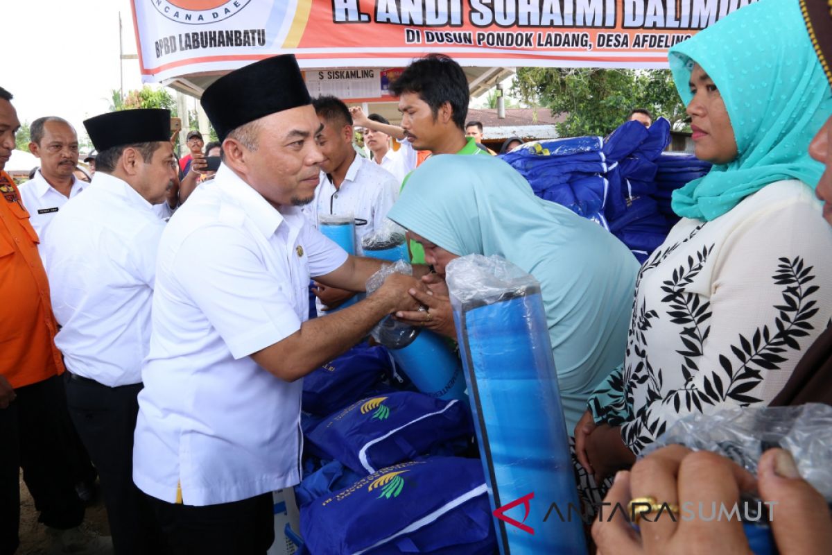 Pemkab Labuhanbatu salurkan bantuan bencana angin kencang