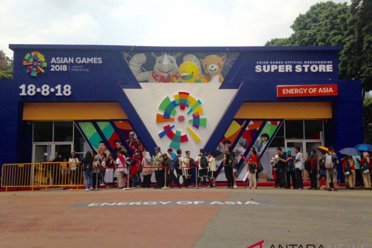 Pengunjung rela antre beli suvenir Asian Games