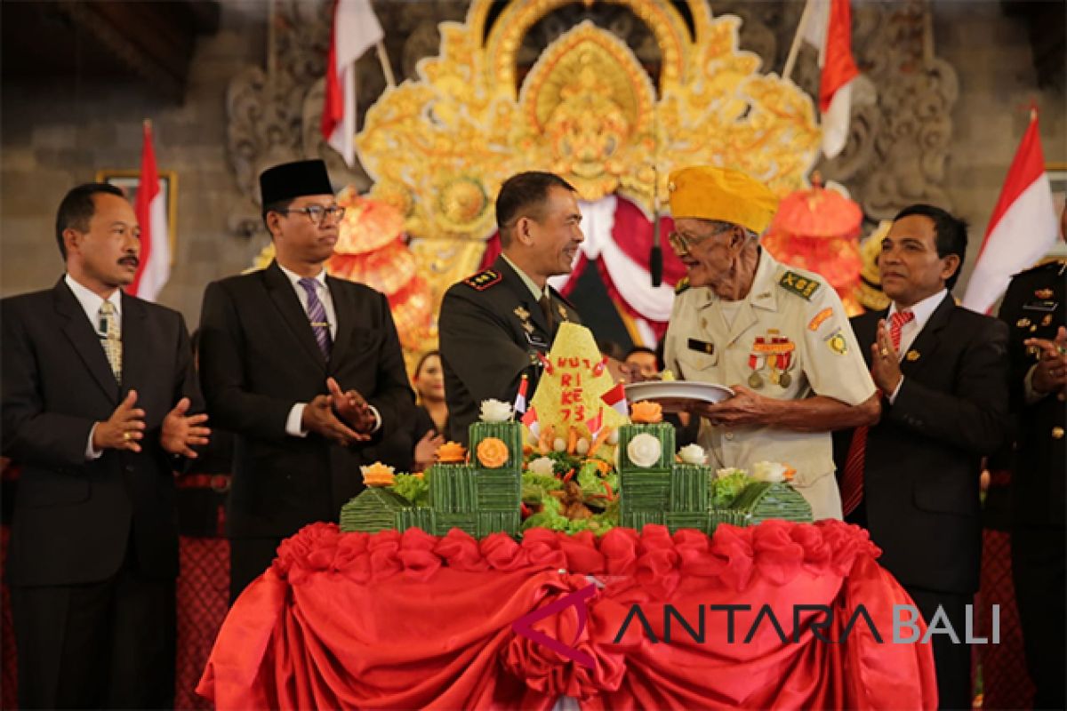 Puluhan narapidana Tabanan dan Gianyar terima remisi