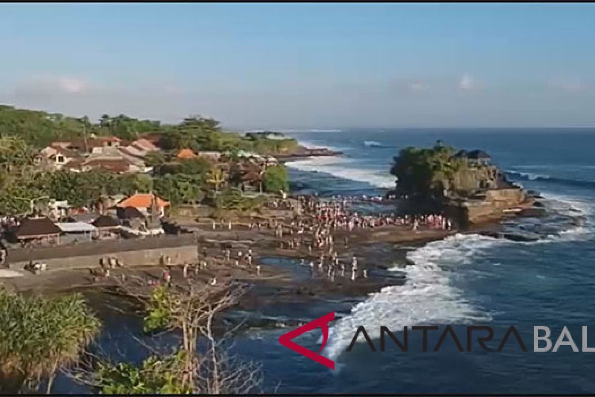 Tanah Lot Tabanan-Bali tutup sementara