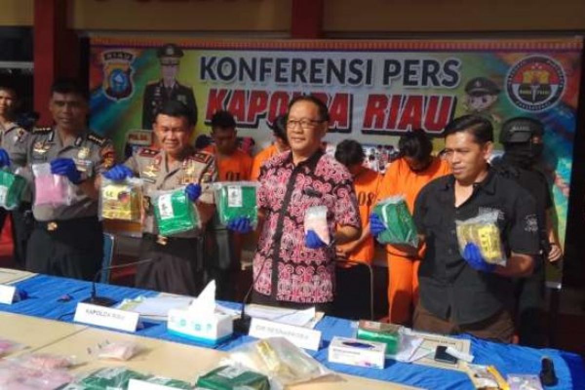 Tangkapan Besar lagi, 33 Kg Sabu dan 42.500 Pil Ekstasi Diamankan Polda Riau