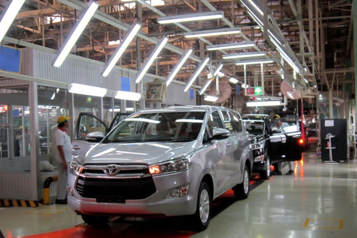 Toyota Akan Buat Mobil Listrik di Pabrik China