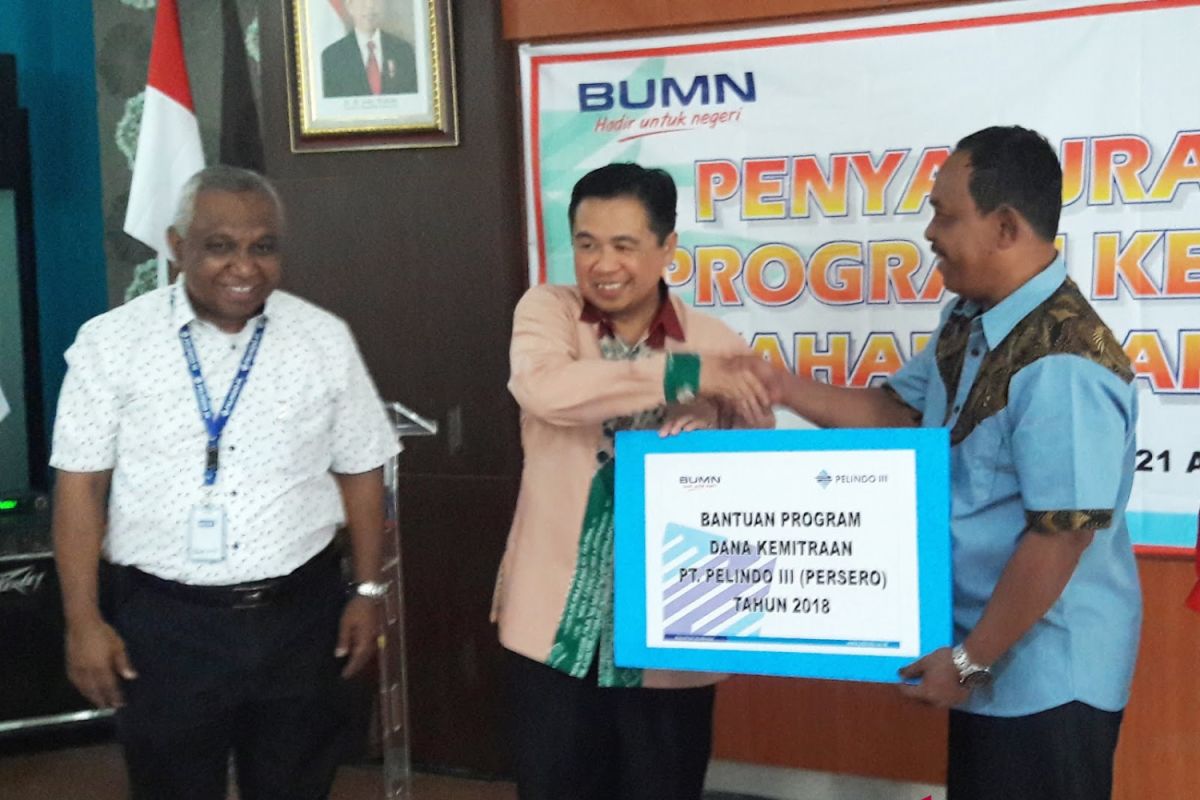 Pelindo distributes 1.6 billion assistance for Banjarmasin entrepreneurs