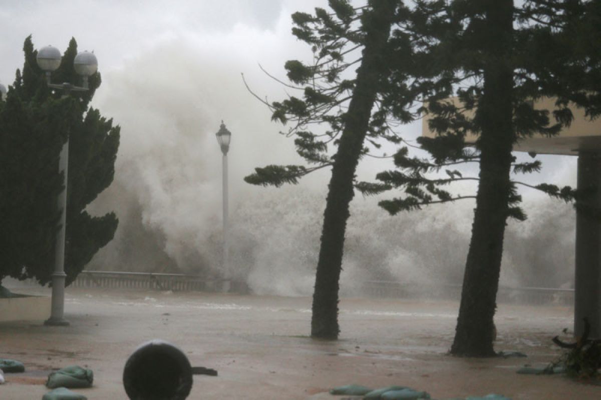 Topan Mangkhut renggut nyawa empat warga China