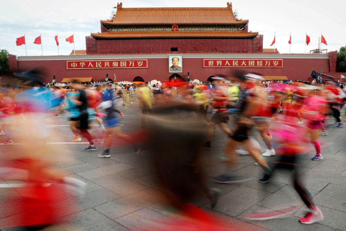 Bertekad  turunkan angka COVID-19, China tunda maraton Beijing