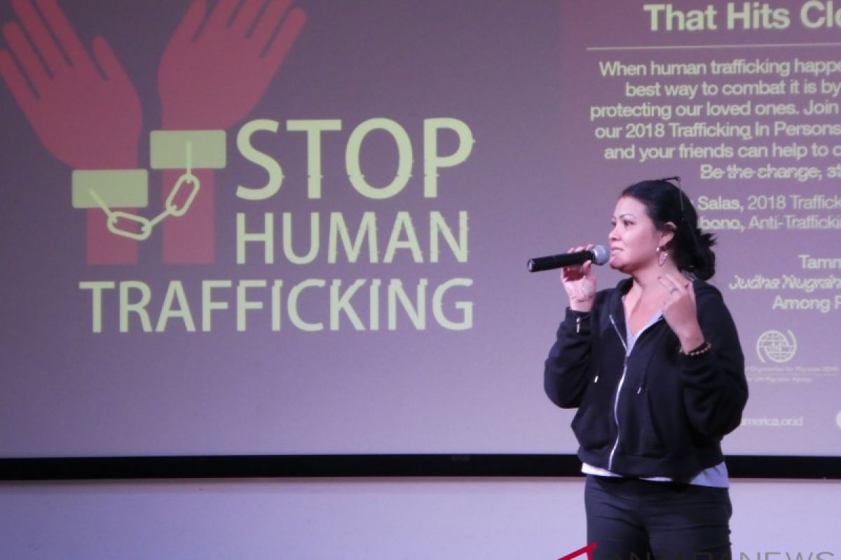 Melanie Subono edukasi antiperdagangan orang dari akar rumput