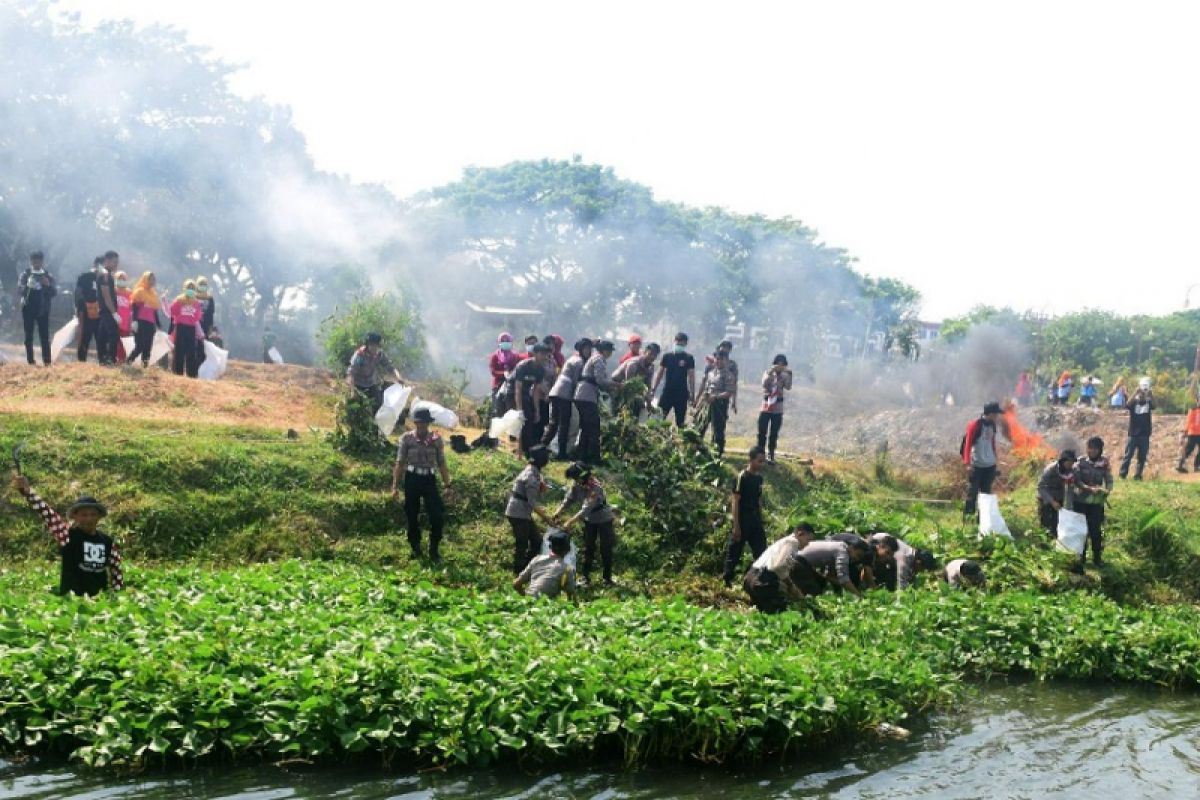 Wali Kota Kediri Ajak Warga Mau Bersihkan Sungai Brantas