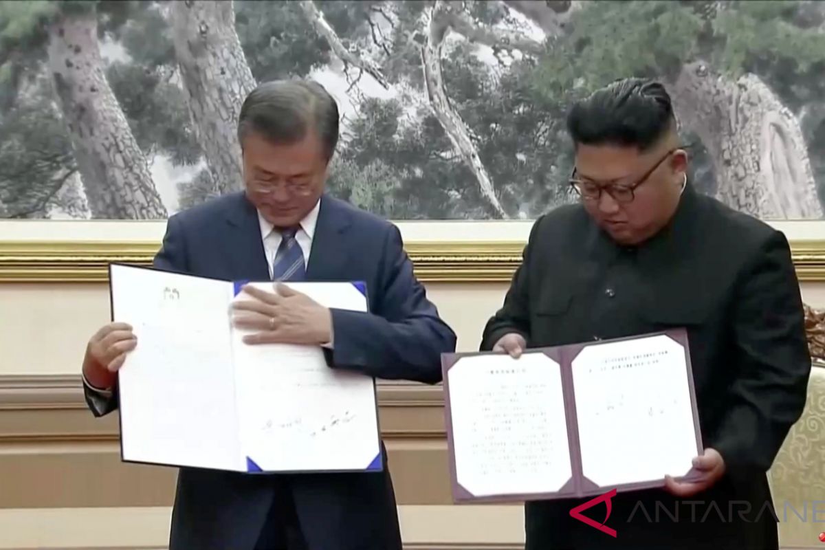 Pemimpin Korsel-Korut tandatangani dokumen di Pyongyang