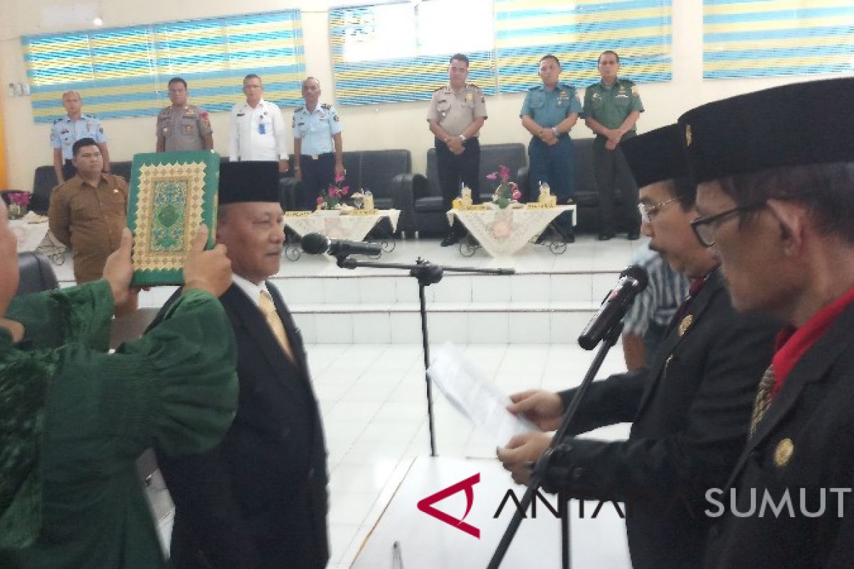 Anggota DPRD Tanjungbalai PAW diambil sumpah