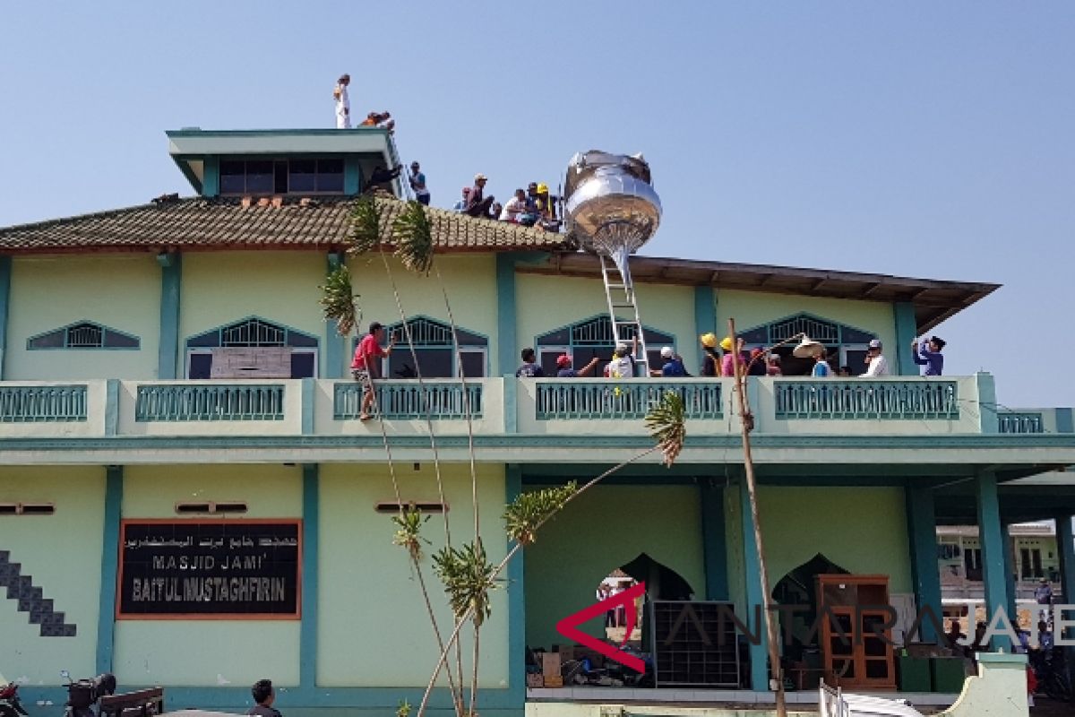 Masjid di tengah Tol Batang-Semarang dibongkar