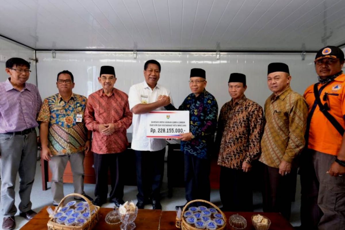 Wali Kota Magelang serahkan bantuan korban gempa Lombok