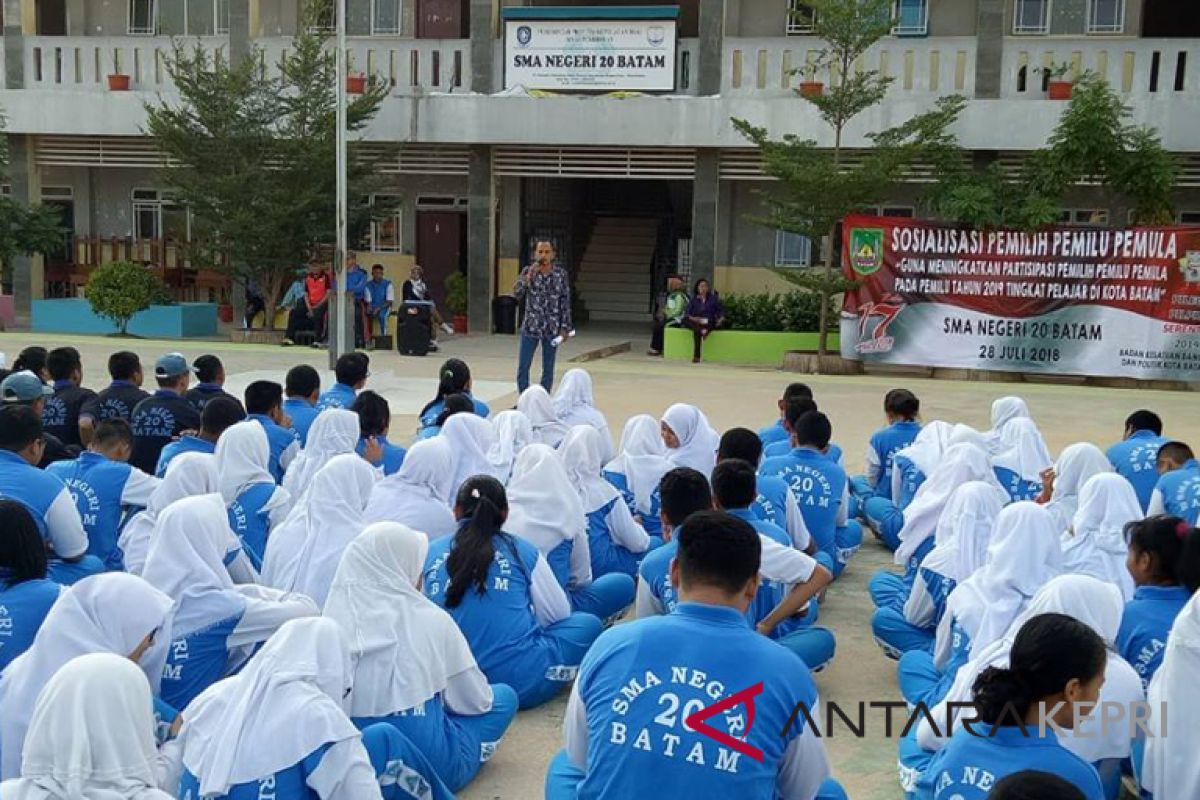 KPU Batam ajak siswa perangi hoaks