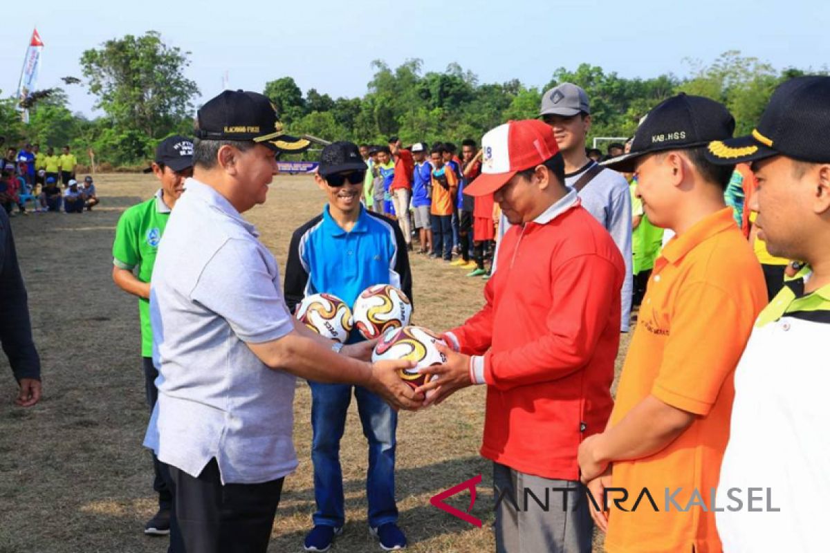 3.300 pesekbola berpartisipasi dalam piala Bupati HSS