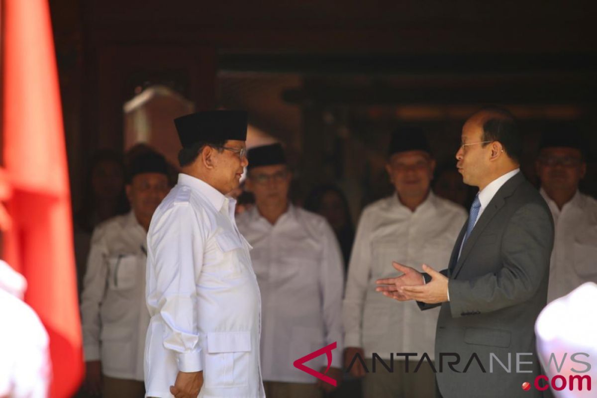 Prabowo Subianto receives courtesy call from Chinese ambassador