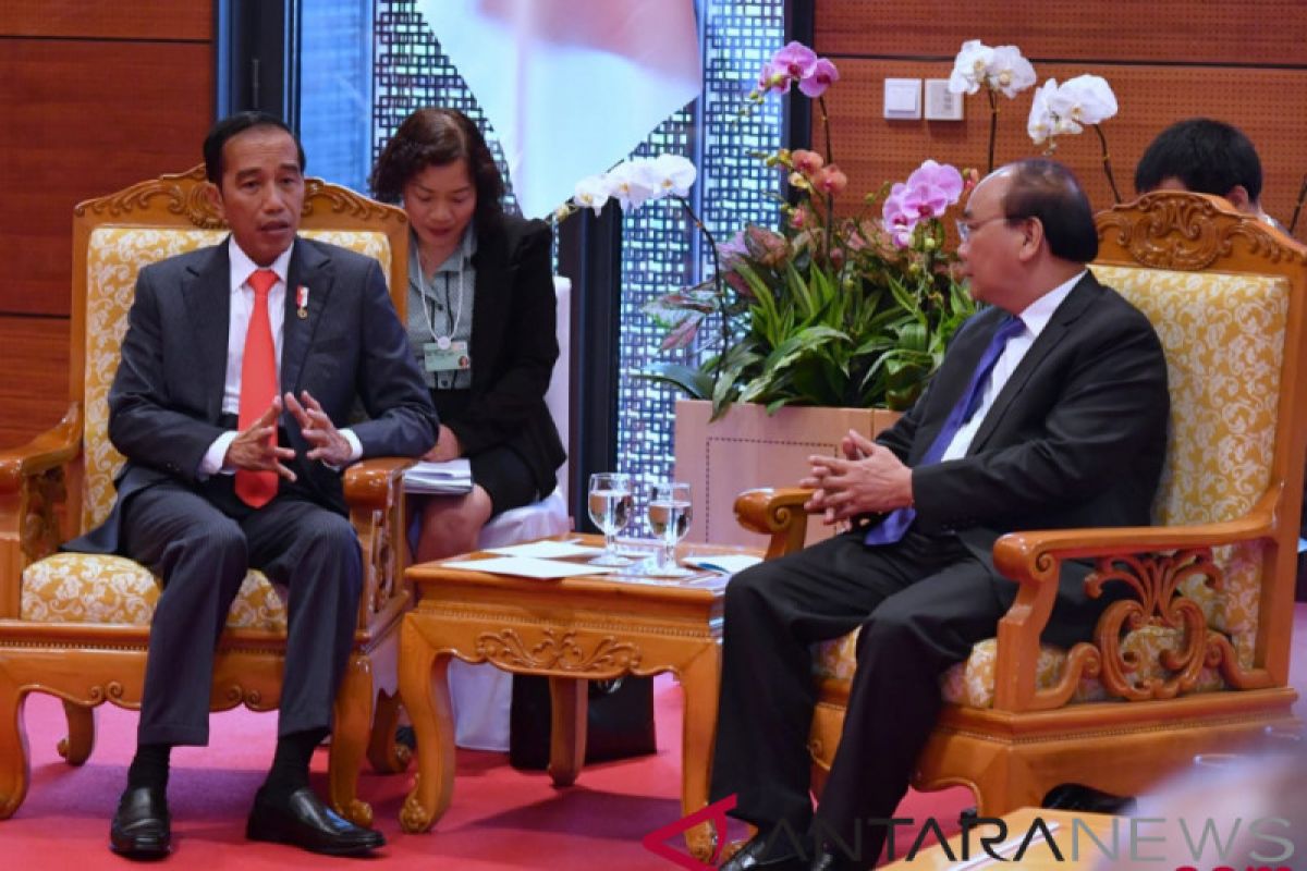 Jokowi, Phuc discuss fourth industrial revolution