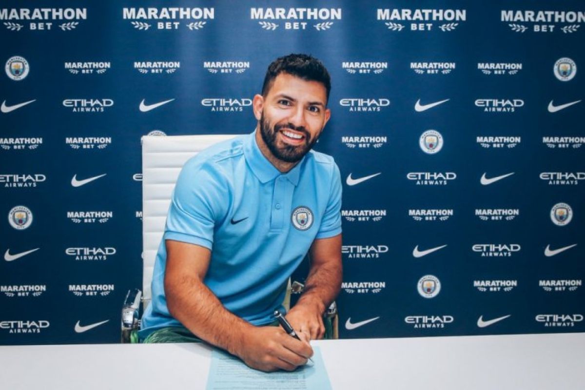 Sergio Aguero perpanjang kontrak di City sampai 2021