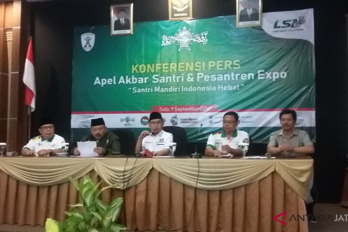 Perkuat jaga NKRI, santri gelar apel akbar di Solo