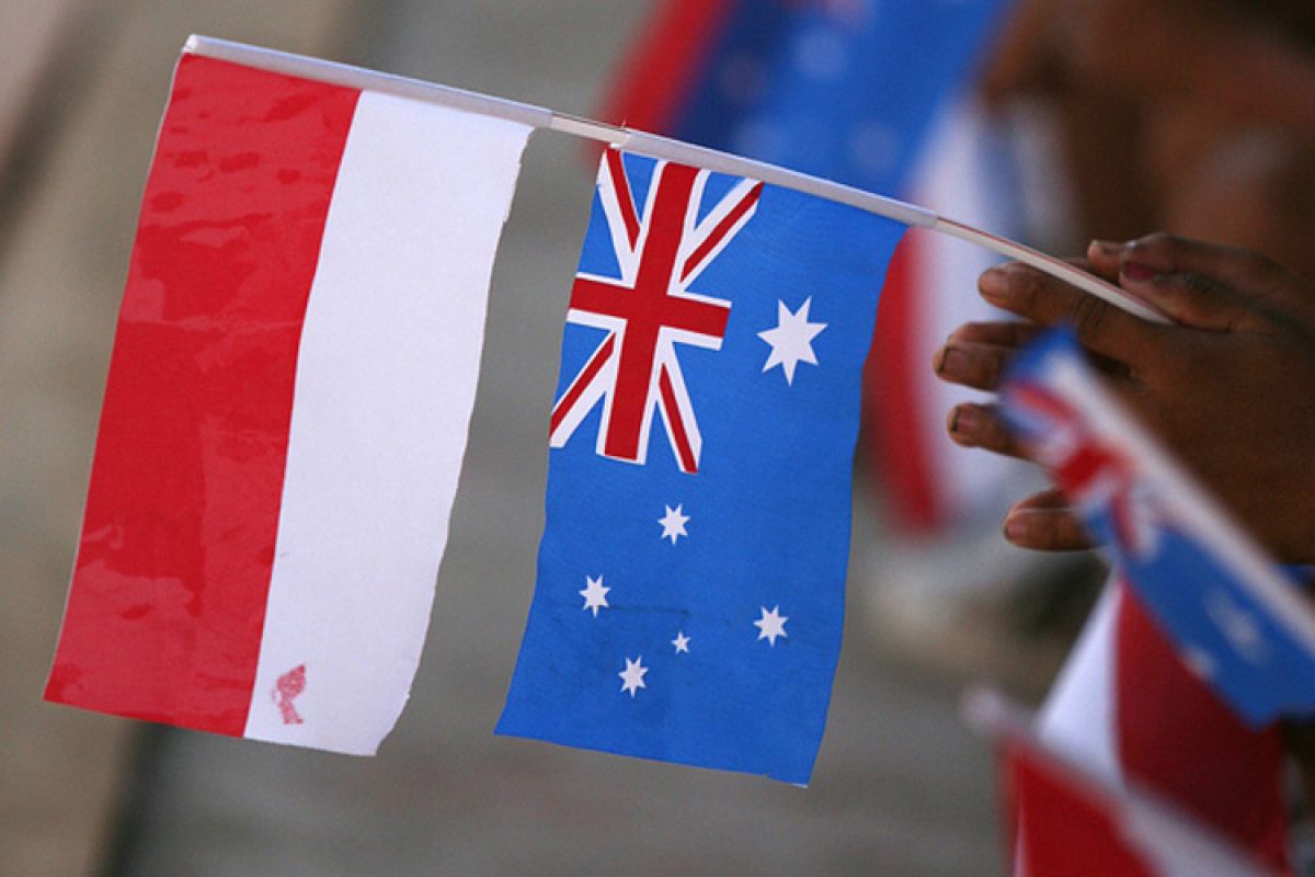 Australia offers 1,600 scholarships this year : Envoy