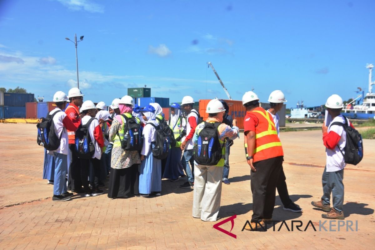 BUMN Hadir : Peserta SMN terkesan pengelolaan pelabuhan Pelindo 1