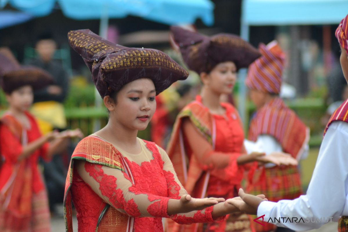 Etnis Karo ramaikan pagelaran seni di Padangsidimpuan