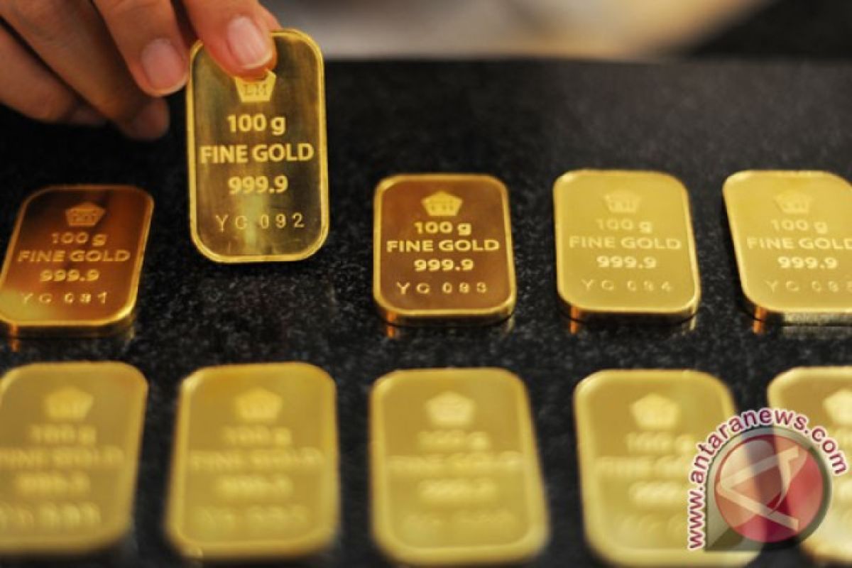 Harga emas melonjak hampir tiga persen