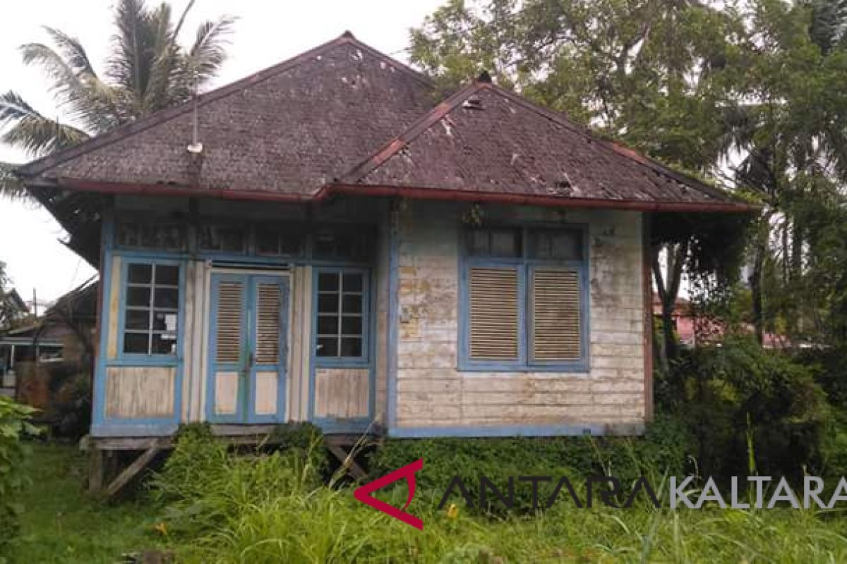 Rumah bersejarah yang terlantar