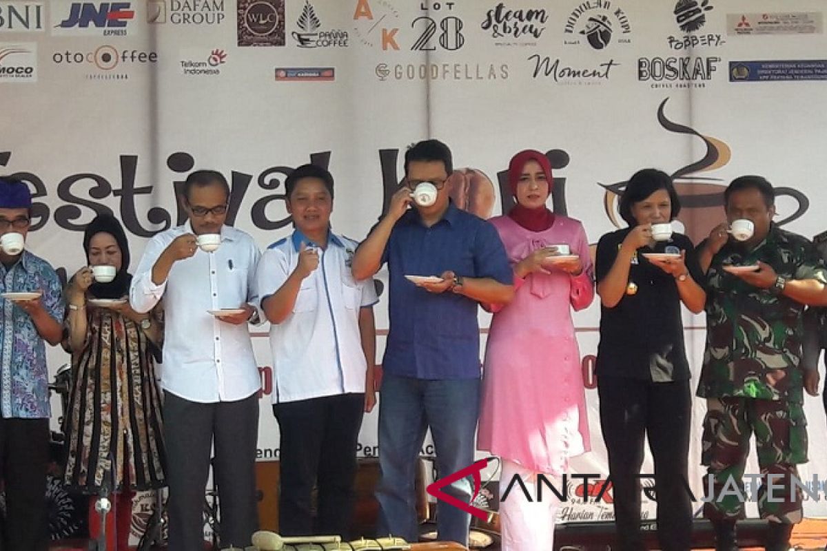 Bupati Temanggung kampanyekan sehari minum kopi