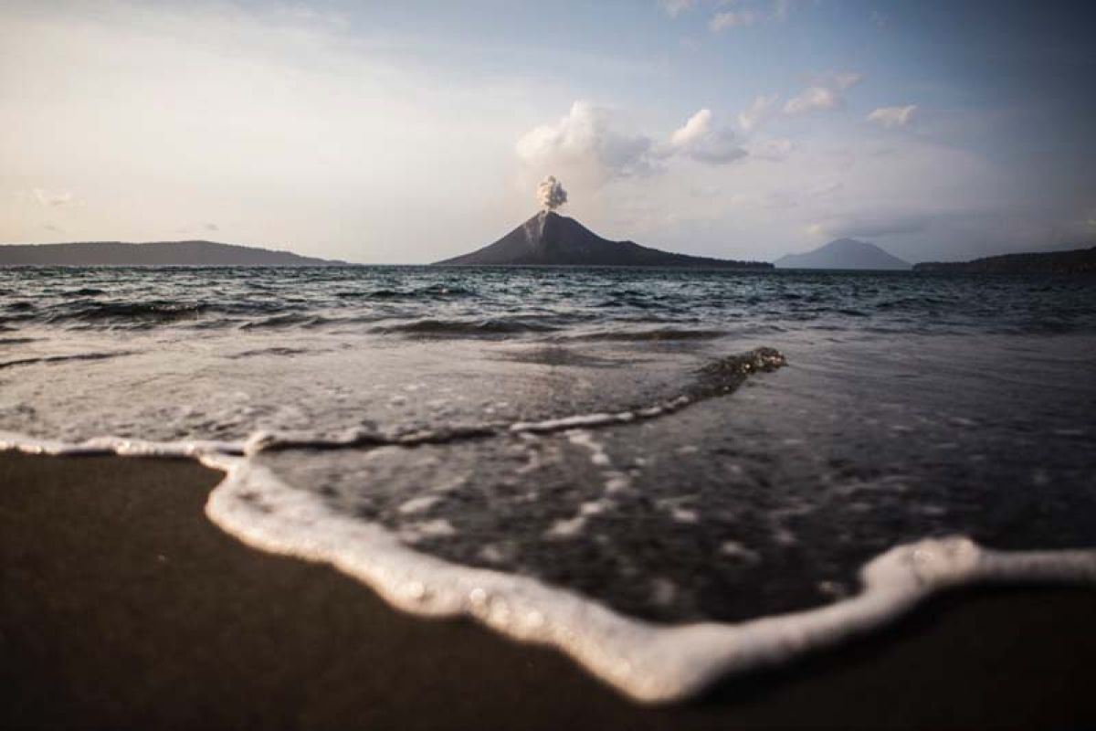 PVMBG nyatakan gunung Anak Krakatau berhenti