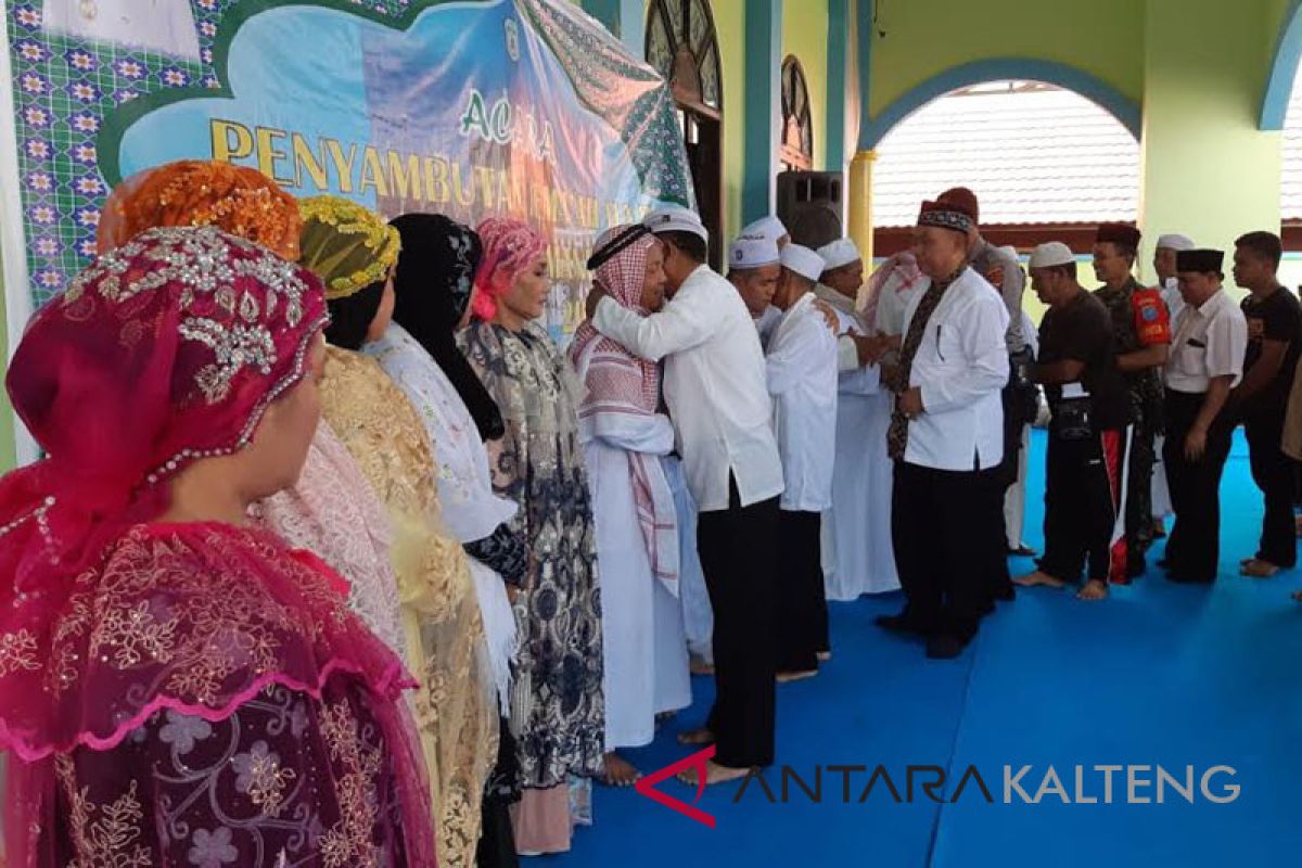 Jamaah Haji Lamandau harus jadi teladan bagi masyarakat