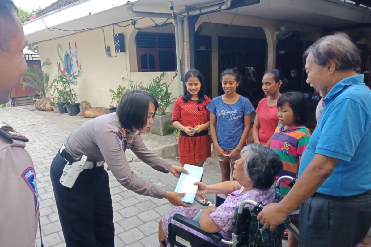 Polres Badung peringati HUT lalu lintas dengan bakti sosial