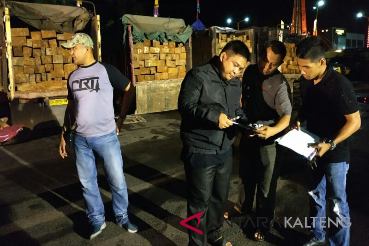Polres Kotim gagalkan pengiriman empat truk kayu ilegal ke Kalsel