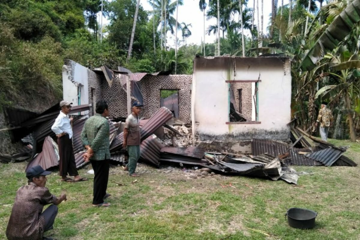 Kebakaran di Padang Pariaman tewaskan pasangan suami istri