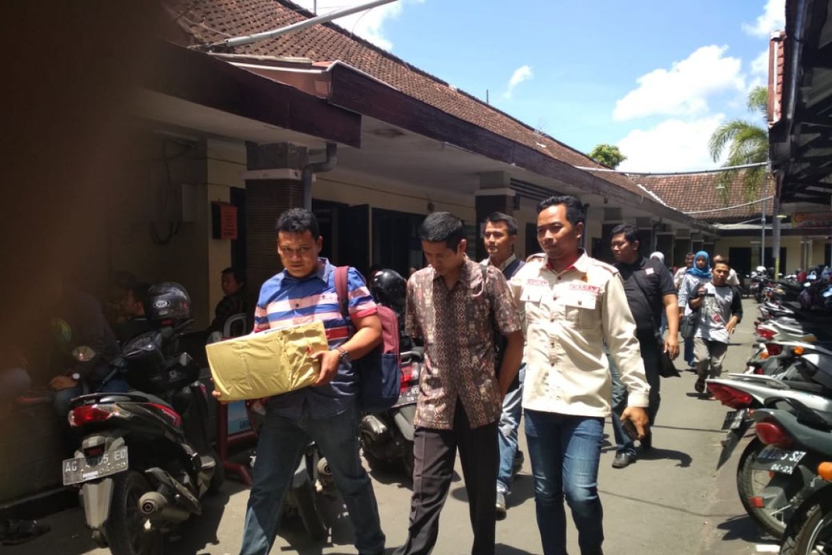 Polres Tulungagung Limpahkan Berkas Kasus Korupsi Kades Sumberingin Kulon