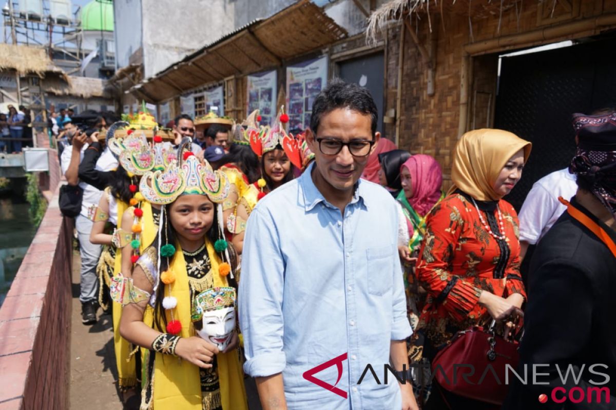 Sandiaga kunjungi Kampung Budaya Polowijen Malang