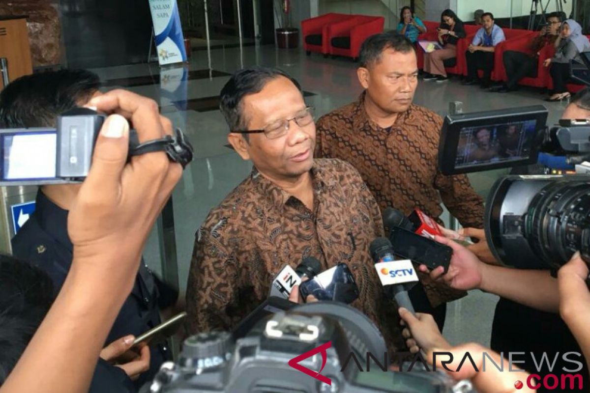 Mahfud MD datangi gedung KPK