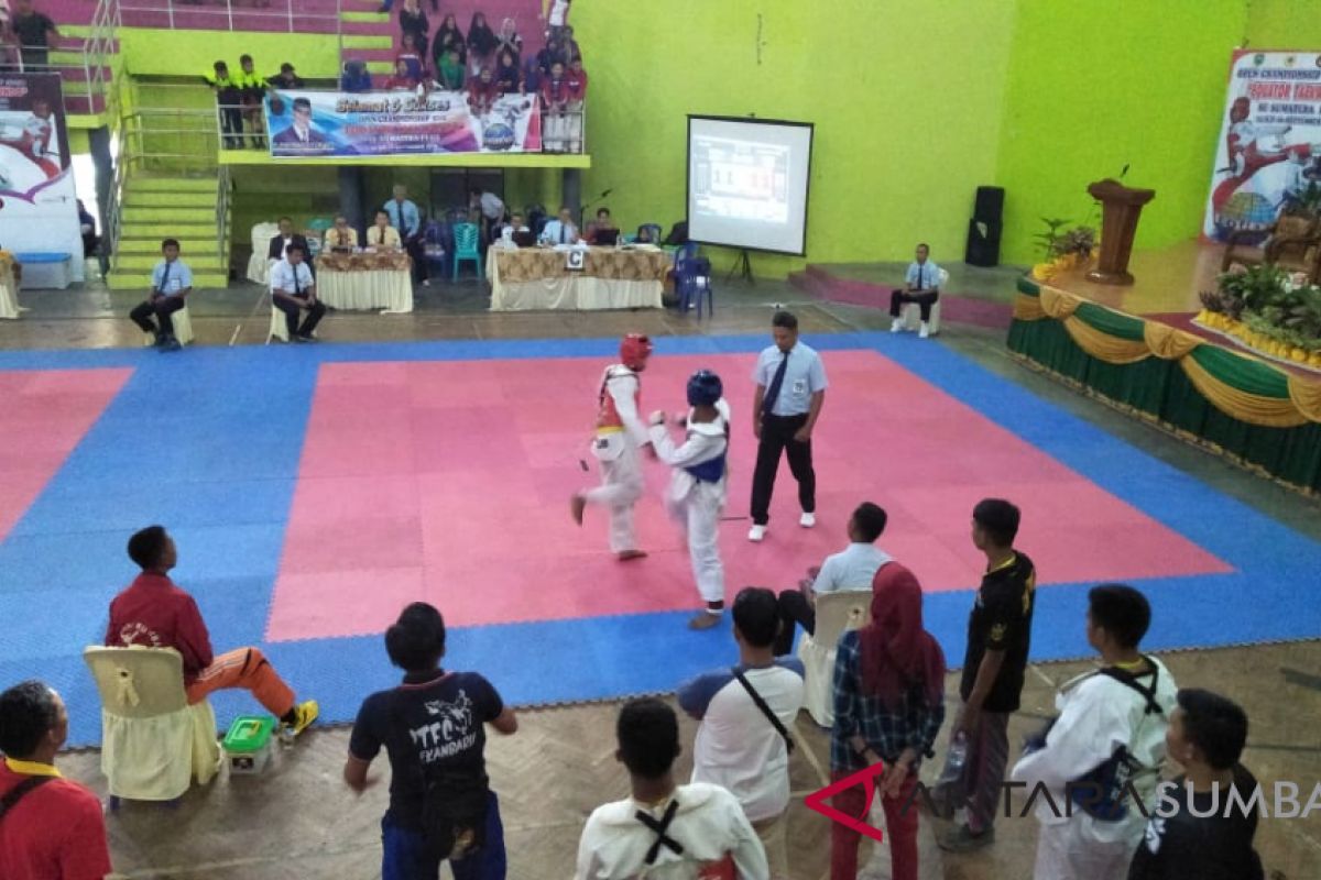 Atlet taekwondo empat provinsi berlaga di Pasaman