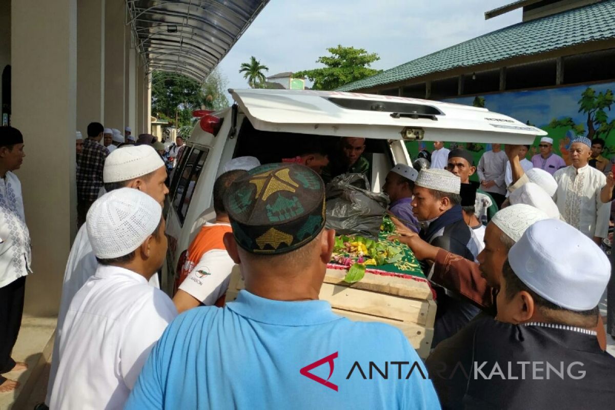 Ambruk saat shalat Jumat, imam Masjid Jami Sampit wafat
