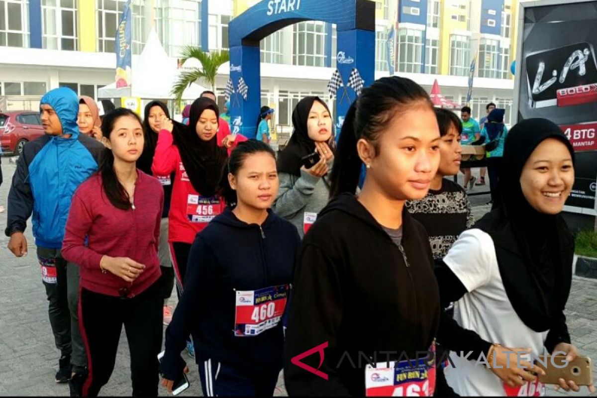 Ratusan pelari empat kota ramaikan 'Funrun' Sampit