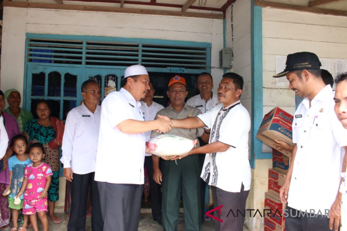 Banjir landa Ujung Gading, Pemkab Pasaman Barat bantu kebutuhan pokok