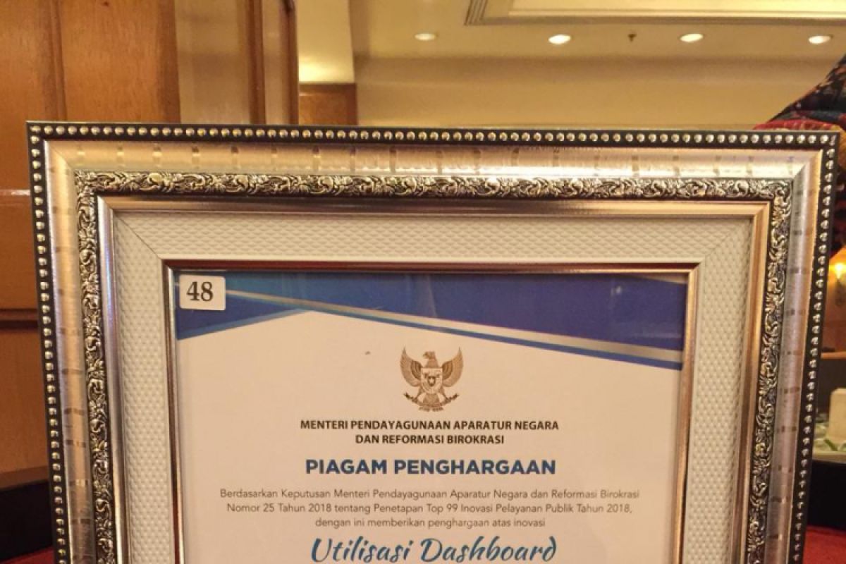 Pemkab Bogor mendapatkan dua penghargaan inovasi