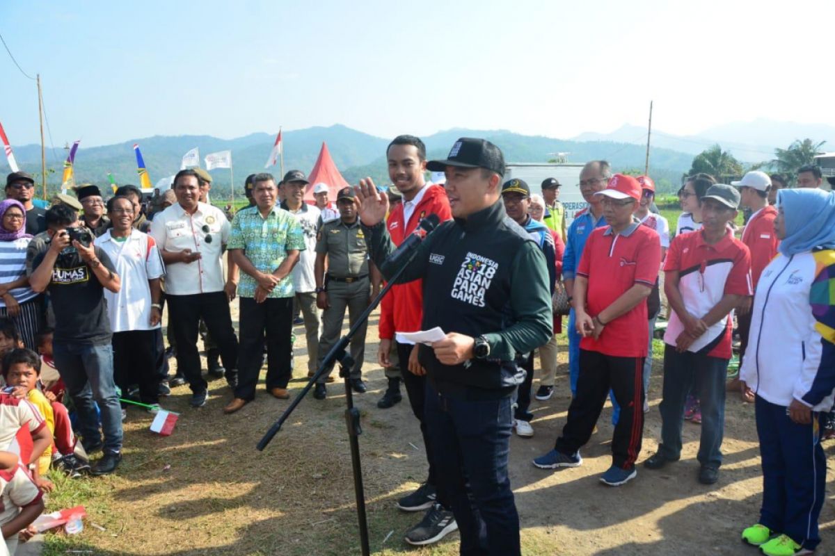 Menpora bersama atlet kunjungi korban gempa Lombok