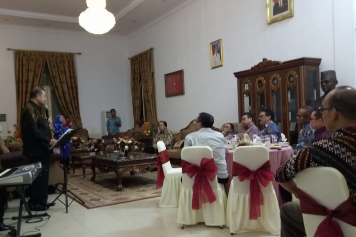 Wagub: Gubernur Irwan Prayitno dianugrahi pena emas PWI suatu kebanggaan