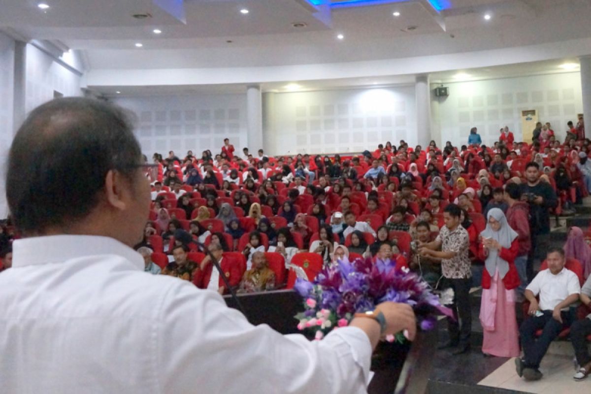 Minister Rudiantara delivers scientific oration at Hasanuddin Iniversity
