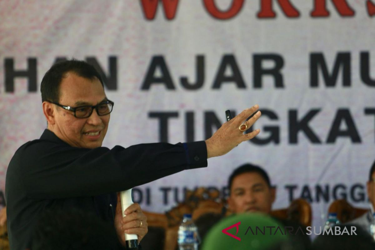 Disdikbud persiapkan bahan ajar muatan lokal  budaya Mentawai