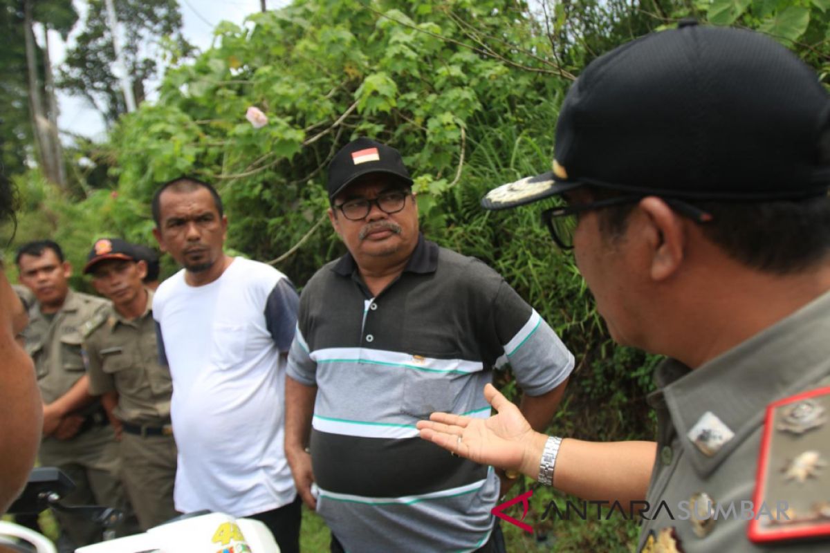 Pemkab Mentawai pagar tanah masih bersengketa, ada warga klaim miliknya