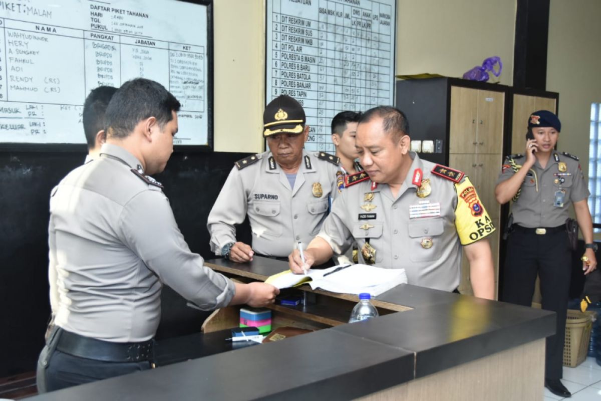 Puluhan jemaat tolak penyegelan Gereja Methodist Kanaan