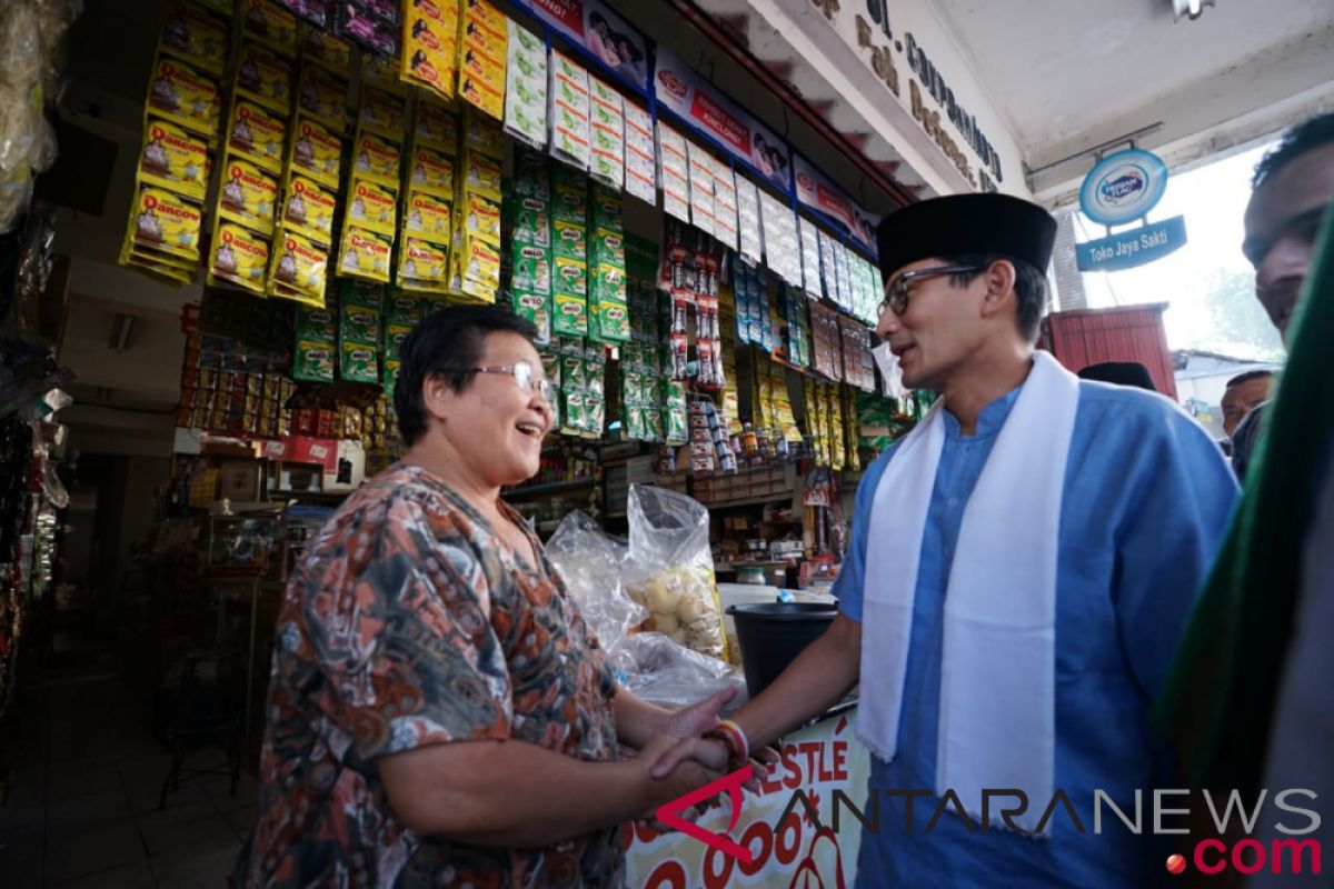 Sandiaga dicegat ibu pedagang toko kelontong di Kediri