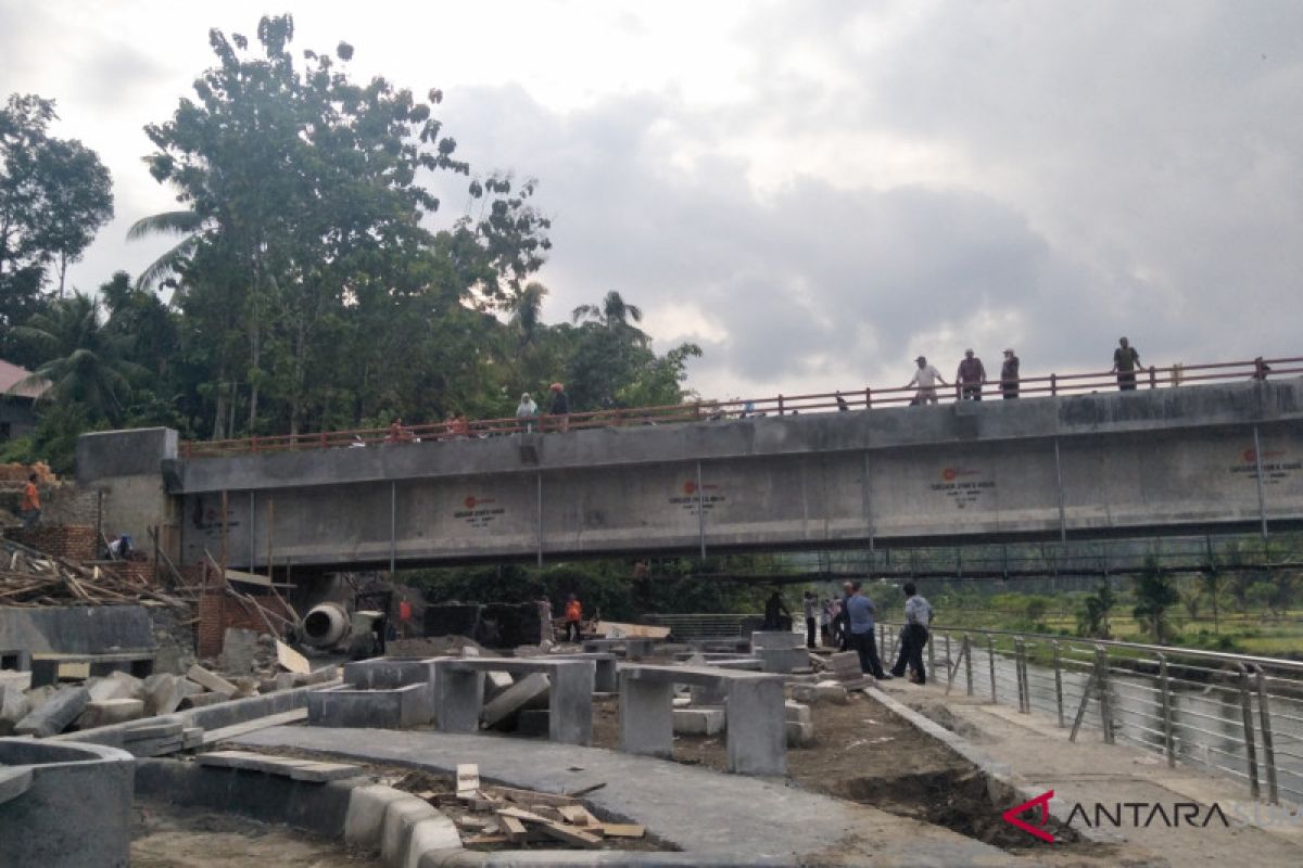 Jembatan Padang Sago-VII Koto Sungai Sariak didesain untuk wisata